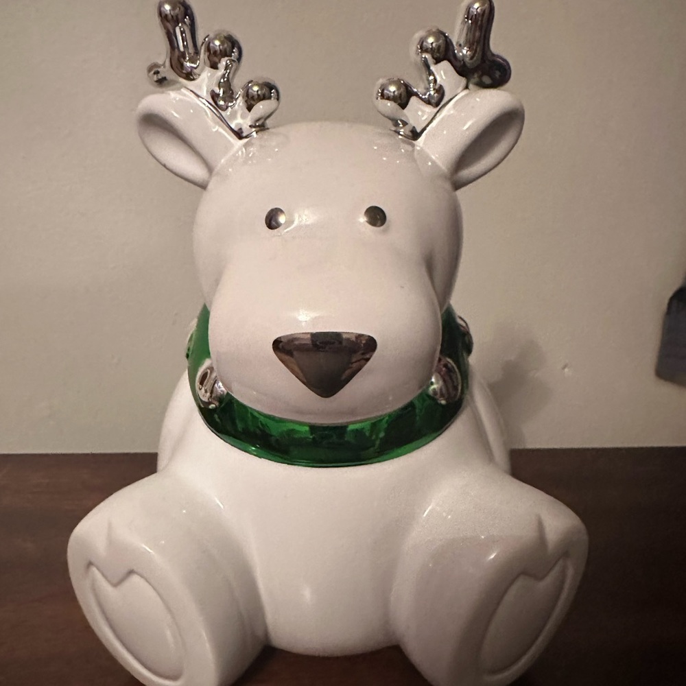 2009 Slatkin & Company “Jingles” The Reindeer Balsam Scented Candle
